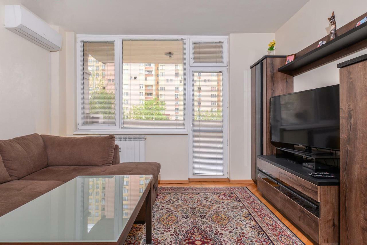 Comfortable One Bedroom Apartment In A Lively Area | Zona B5 | Russian Square Sofia Zewnętrze zdjęcie